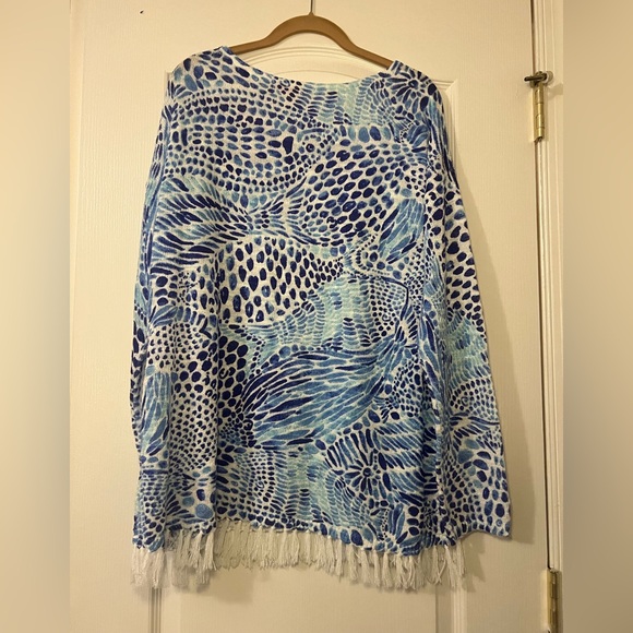 Lilly Pulitzer Blue and White Patterned Long Sleeve Top - Picture 6 of 6